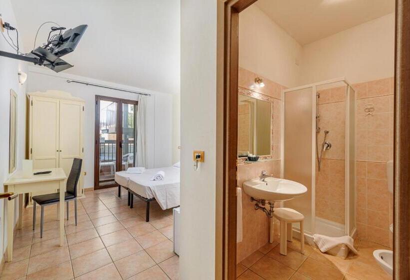 هتل Villa Piras