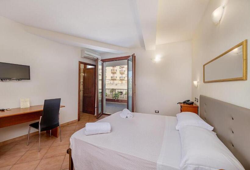 هتل Villa Piras