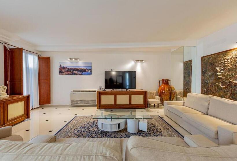 هتل Villa Piras