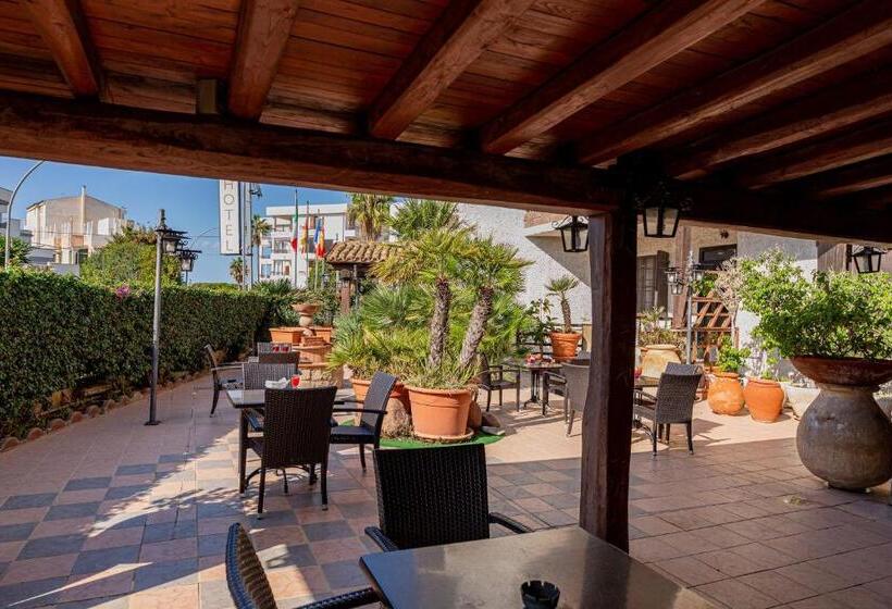 هتل Villa Piras