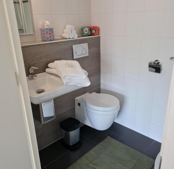 Bed And Breakfast Goes