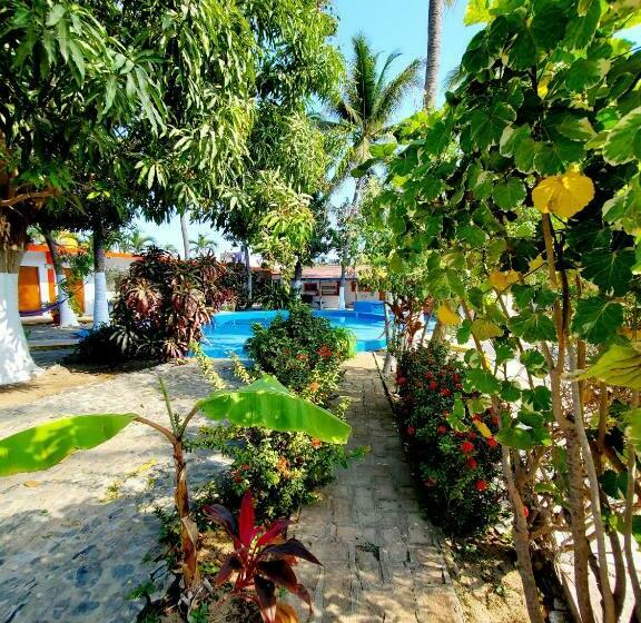 هتل Oasis Melaque