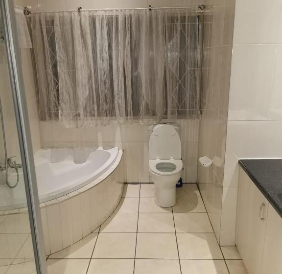 بنسيون 26 Zea Avenue Arcon Park Guest House