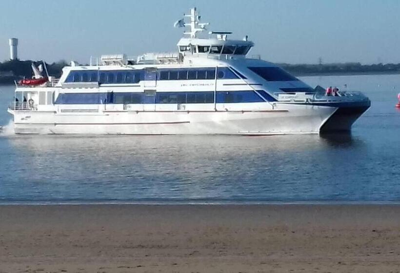 بنسيون Lieu Unique Et Romantique Face Mer