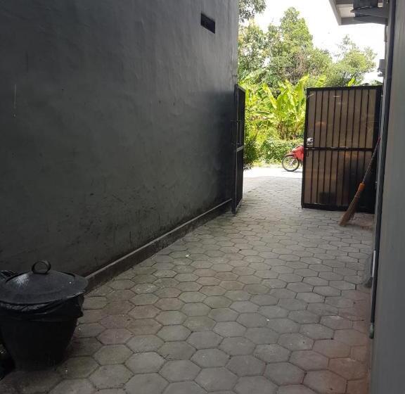 بنسيون Selaras Kost Syariah