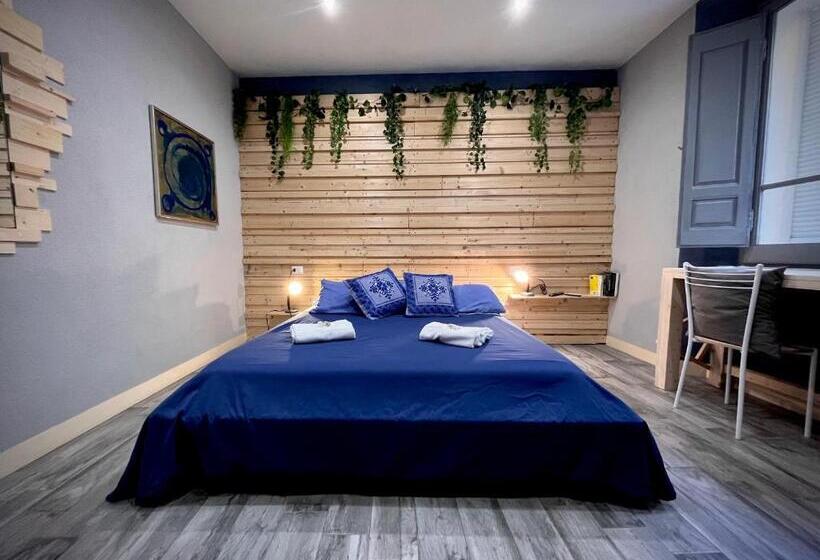 پانسیون Urban Blue Guest House