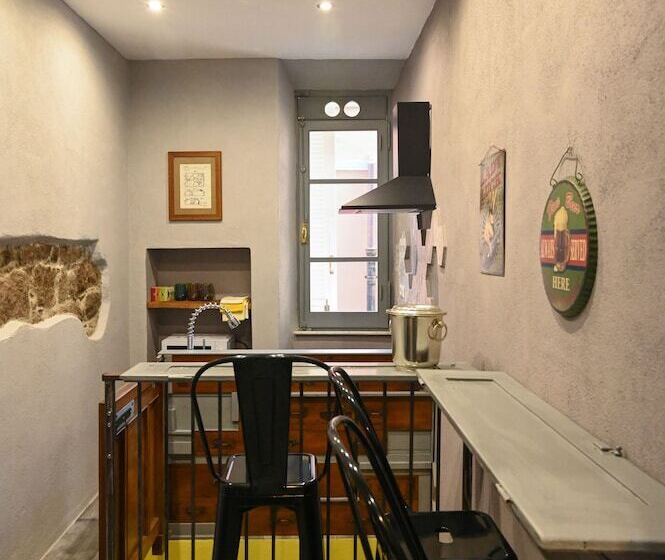 پانسیون Urban Blue Guest House