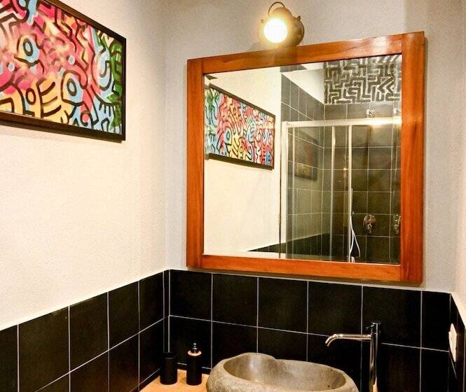 پانسیون Urban Blue Guest House