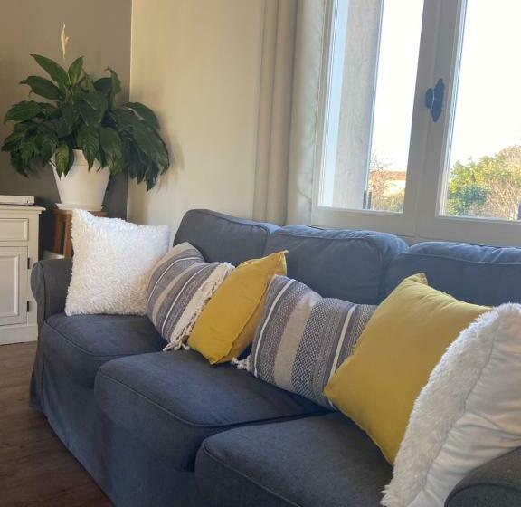 ベッドアンドブレックファースト Le Patio, Chambres D Hôtes Pour Adultes En Camargue, Possibilité De Naturisme à La Piscine