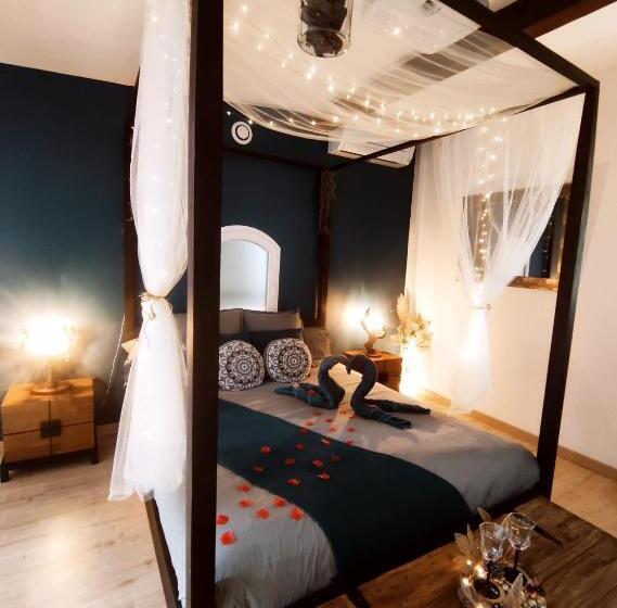 مبيت وإفطار A L Orée Des Pins   Gite Et Spa De 30 M2  Home Cinéma Et Massage En Sup