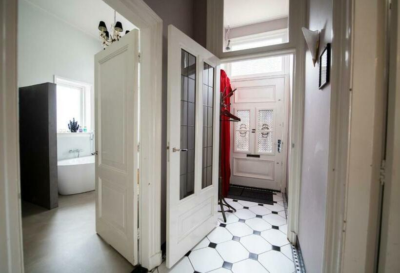 تختخواب و صبحانه De Grift