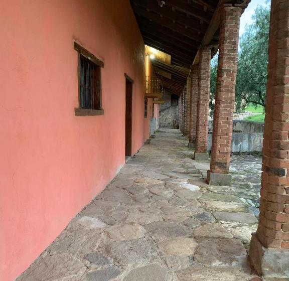 هتل Antigua Hacienda Metepec