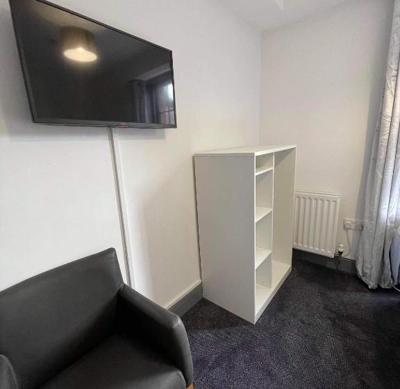 胶囊酒店 Ty R Bont Studios