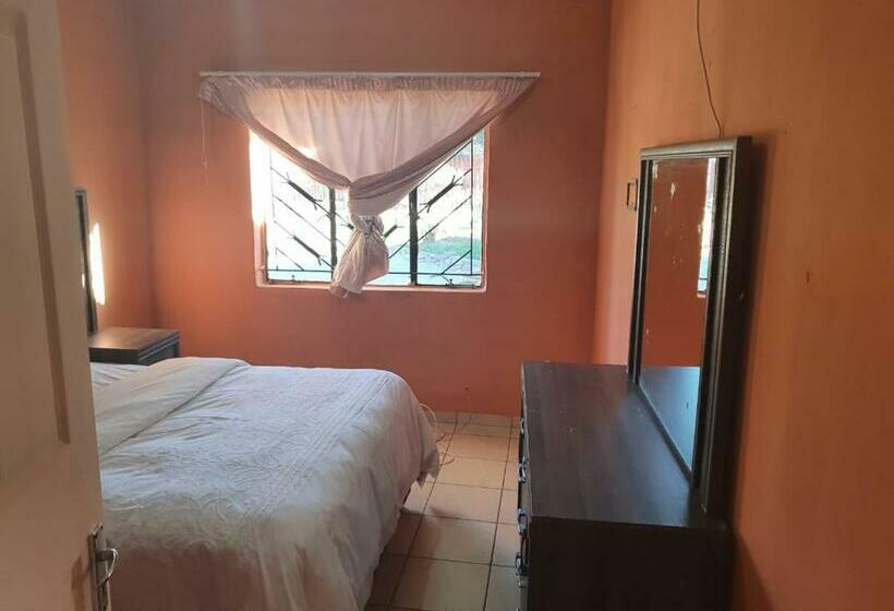 בית מלון כפרי Miami Guest House