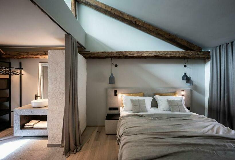 هتل Monastero Arx Vivendi