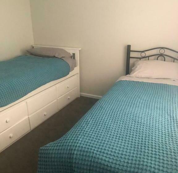 بنسيون Brand New 4br Get Away 5min To Albury City