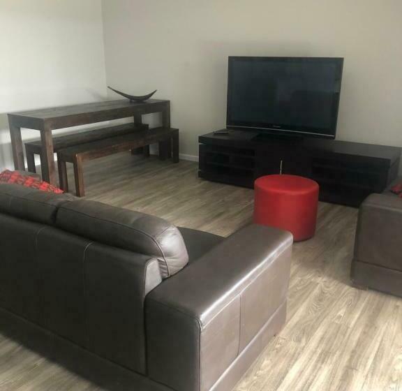 پانسیون Brand New 4br Get Away 5min To Albury City