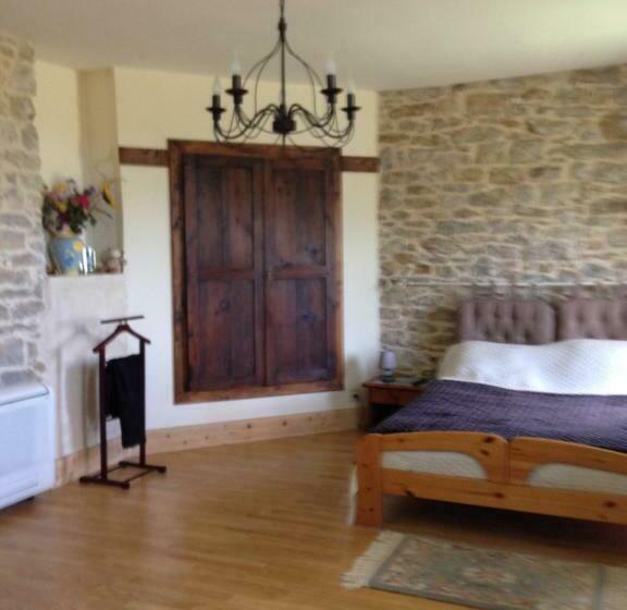 膳宿费 Chambres Et Table D Hôtes Le Cèdre Aveyron