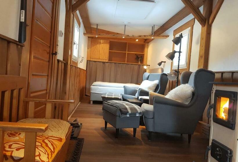 膳宿费 Living Legends   Tiny House Auf Den Wiesen Der Edermühle