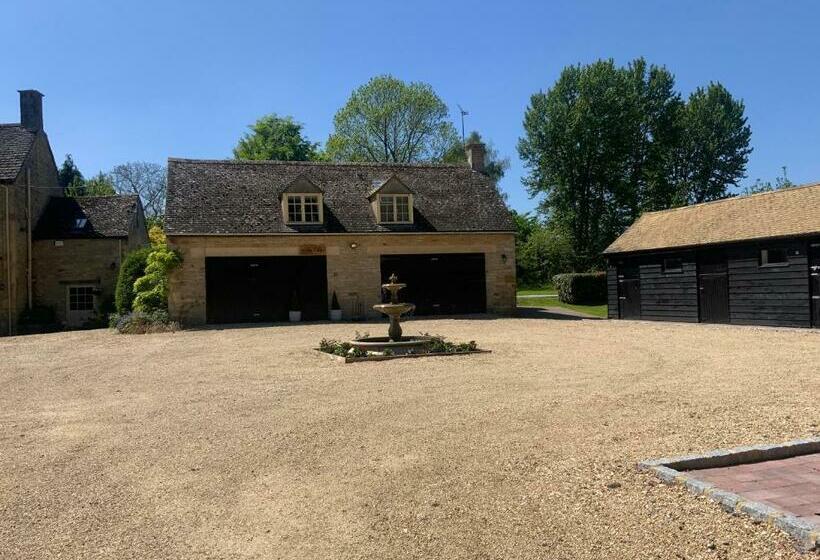 بنسيون Stable Lodge At Bledington Mill