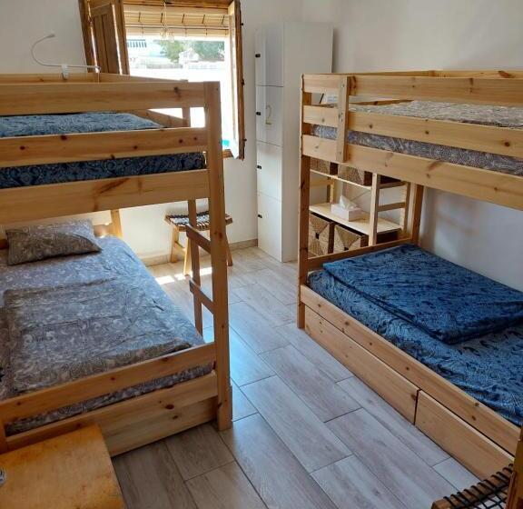 Zenia Hostel