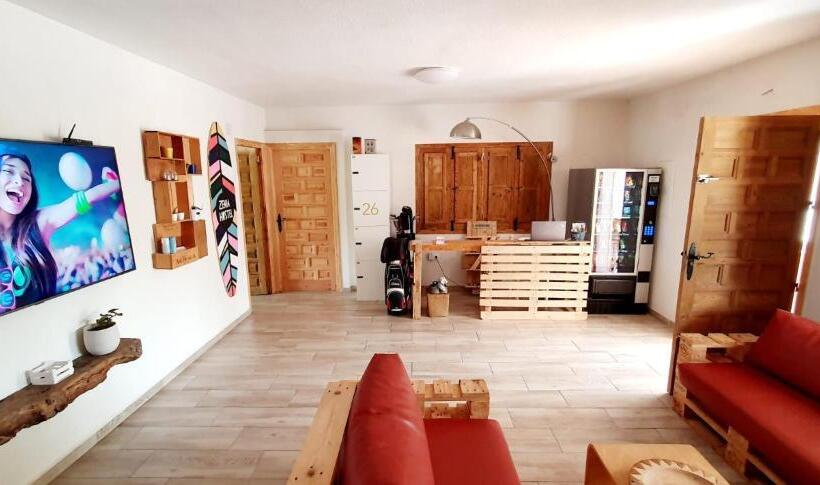 Zenia Hostel