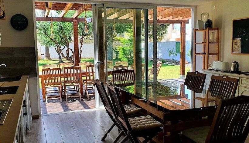 Zenia Hostel