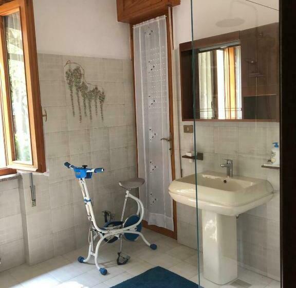 B&b Villa Rosella Appartamento Completo Di Camera Matrimoniale E 2 Letti Singoli