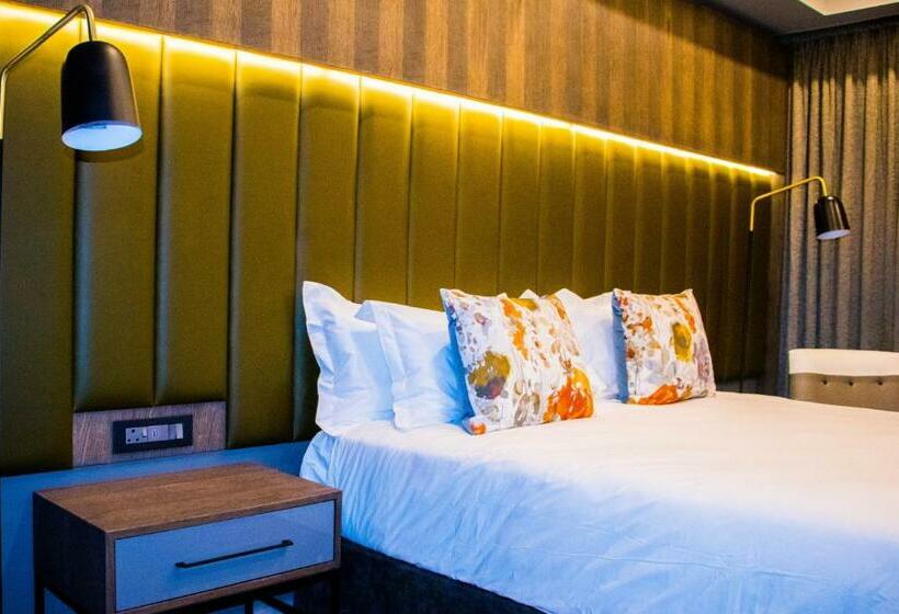 Mgb Hotel At 2ten