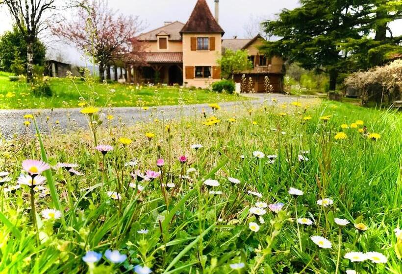 Les Cèdres Du Linard, Chambres D Hôtes B&b Near Lascaux, Montignac, Sarlat La Canéda, Dordogne