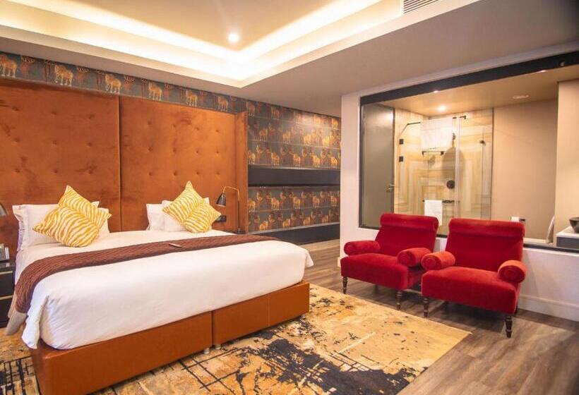 Mgb Hotel At 2ten