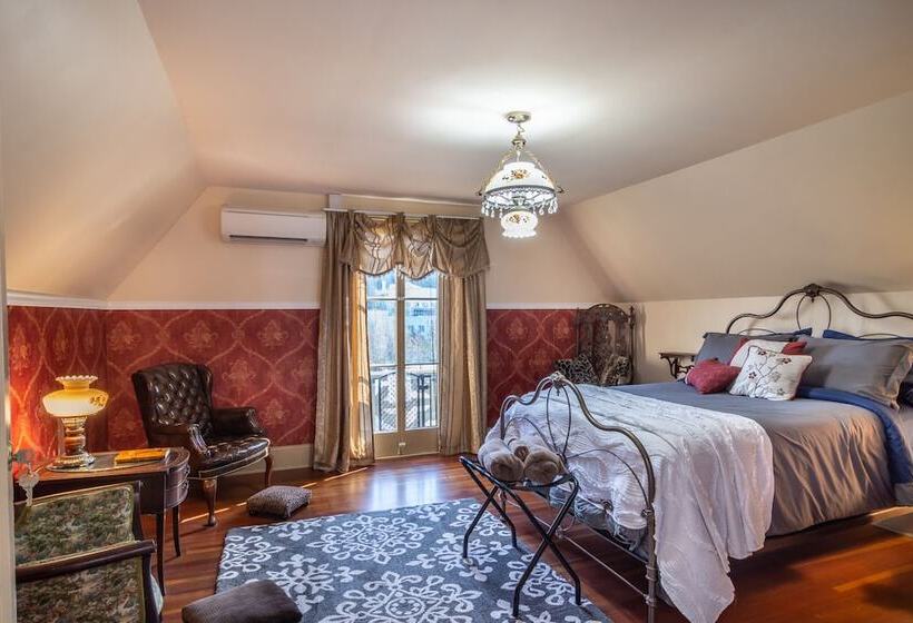 פנסיון Historical John Rast House Circa 1875