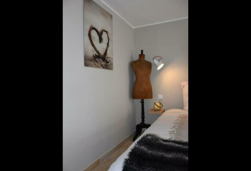 פנסיון La Secrète Chambre De La Tour