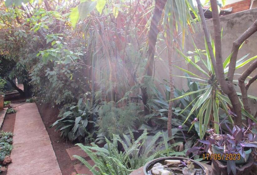 ペンション Lutea Guest House