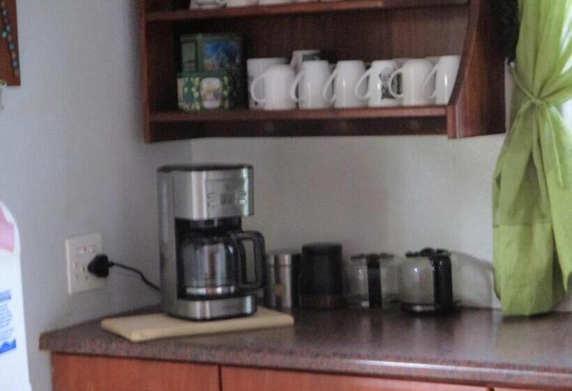 ペンション Lutea Guest House