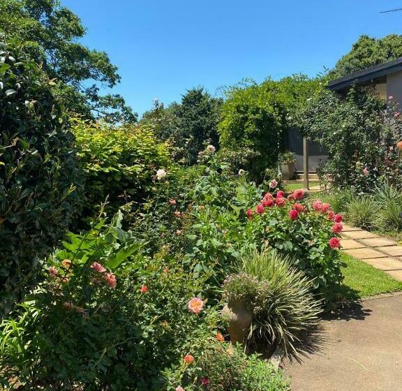 Bed and Breakfast Cabbage Tree Cottage