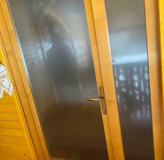 پانسیون Camere De închiriat Floarea Reginei