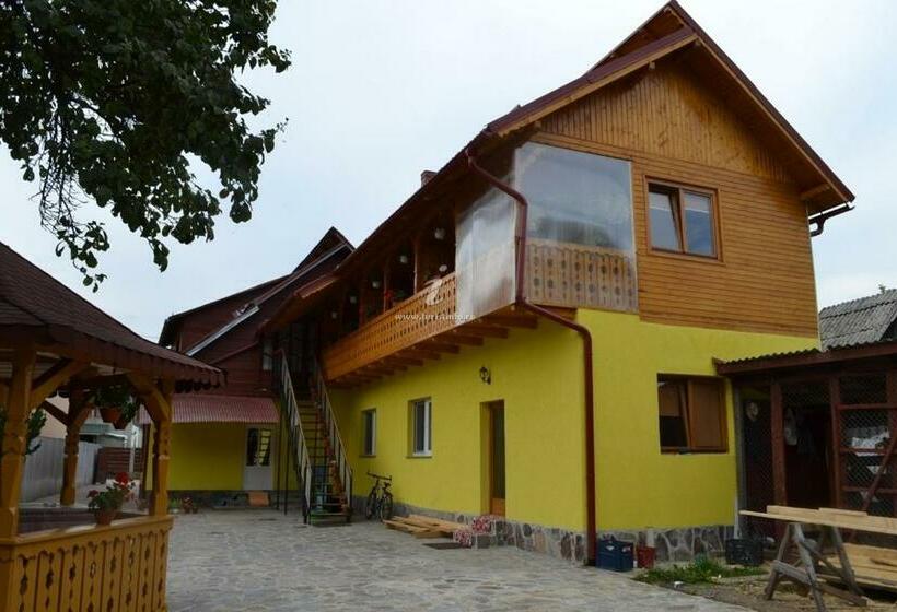 پانسیون Camere De închiriat Floarea Reginei