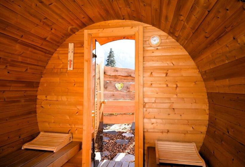 צימר Kulinarik & Geniesser Hôtel Strauss