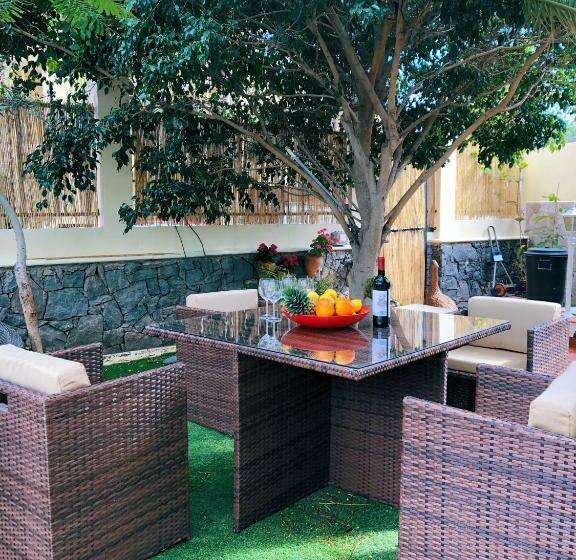 تختخواب و صبحانه Villa 8 Islas