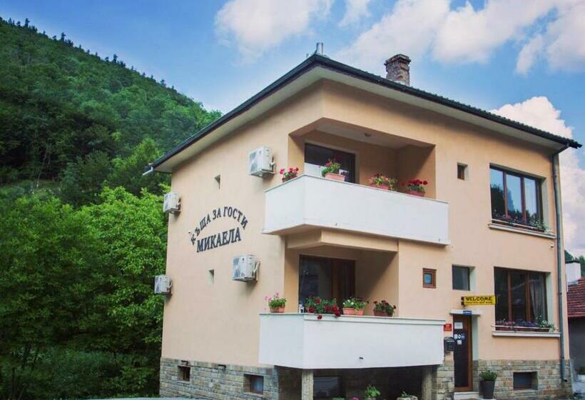 پانسیون Guest House Mikaela