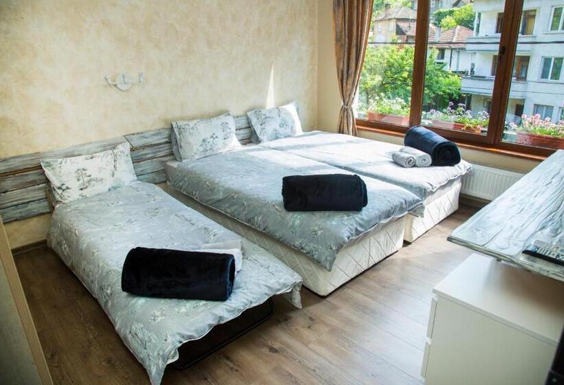 پانسیون Guest House Mikaela