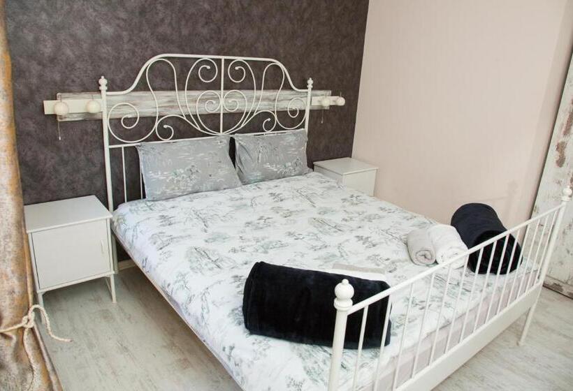 پانسیون Guest House Mikaela