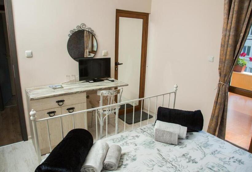 پانسیون Guest House Mikaela