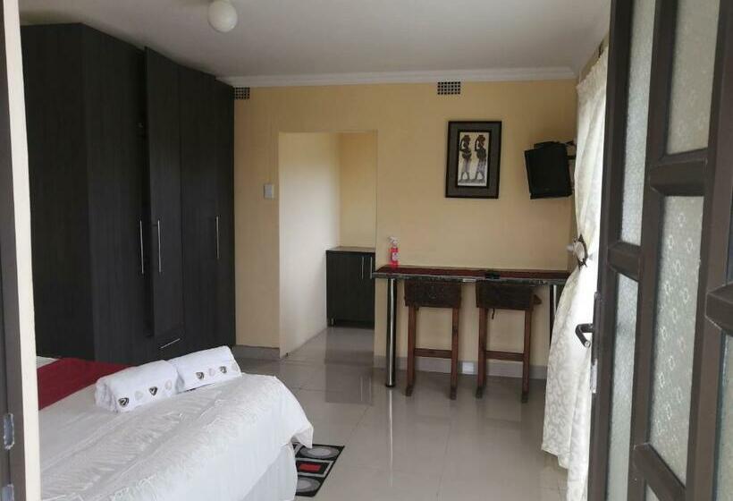 Пансион Hlophe S Place