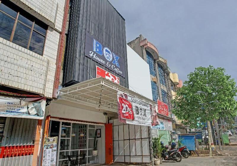 בית מלון כפרי Oyo 90399 Box House