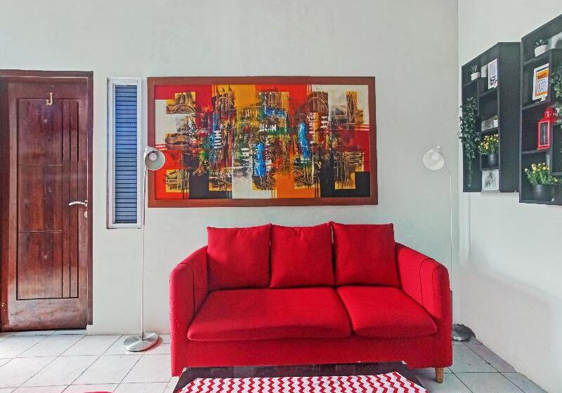 בית מלון כפרי Oyo 90399 Box House