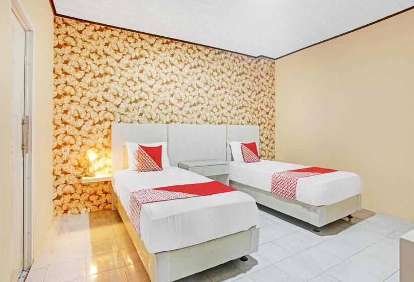 בית מלון כפרי Oyo 90399 Box House