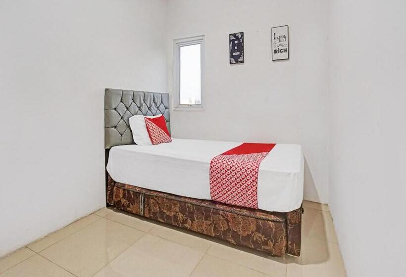 בית מלון כפרי Oyo 90399 Box House