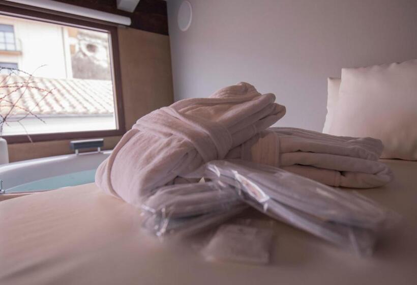 Vallivana Suites